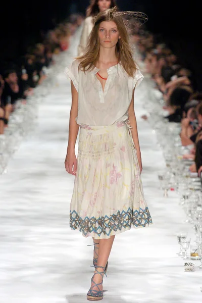 Look 18
